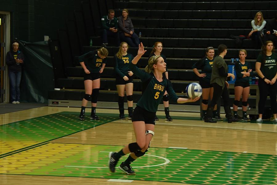 Brynn Eckhardt serves the ball against Fort Lewis. The Yellow Jackets went on to win the series Oct. 23 at the Young Center.