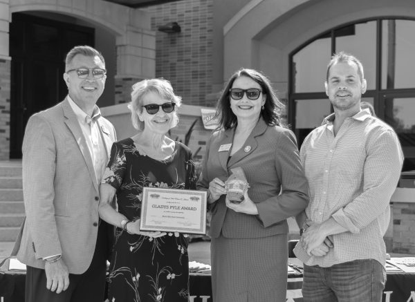 South Dakota Secretary of State Monae L. Johnson presents award to BHSU in 
recognition of the university’s continued efforts to register students to vote